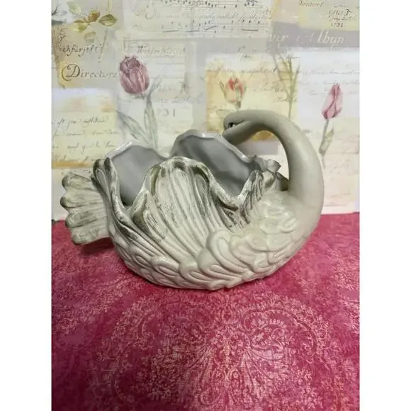 vintage white ceramic swan planter - Picture 4 of 4